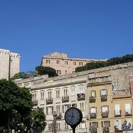 Luxury Barcelona * Cagliari